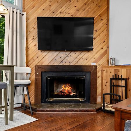 Cozy Condo In Wintergreen Resort That Sleeps 4! Lyndhurst Extérieur photo