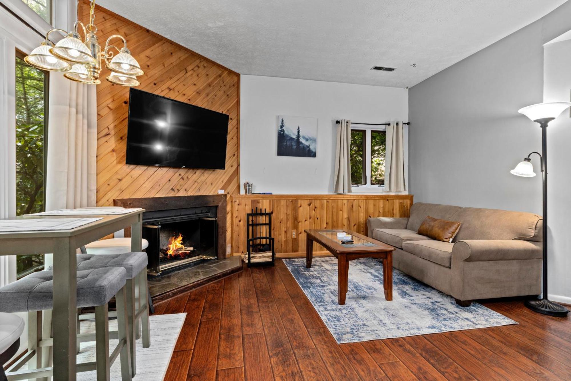 Cozy Condo In Wintergreen Resort That Sleeps 4! Lyndhurst Extérieur photo