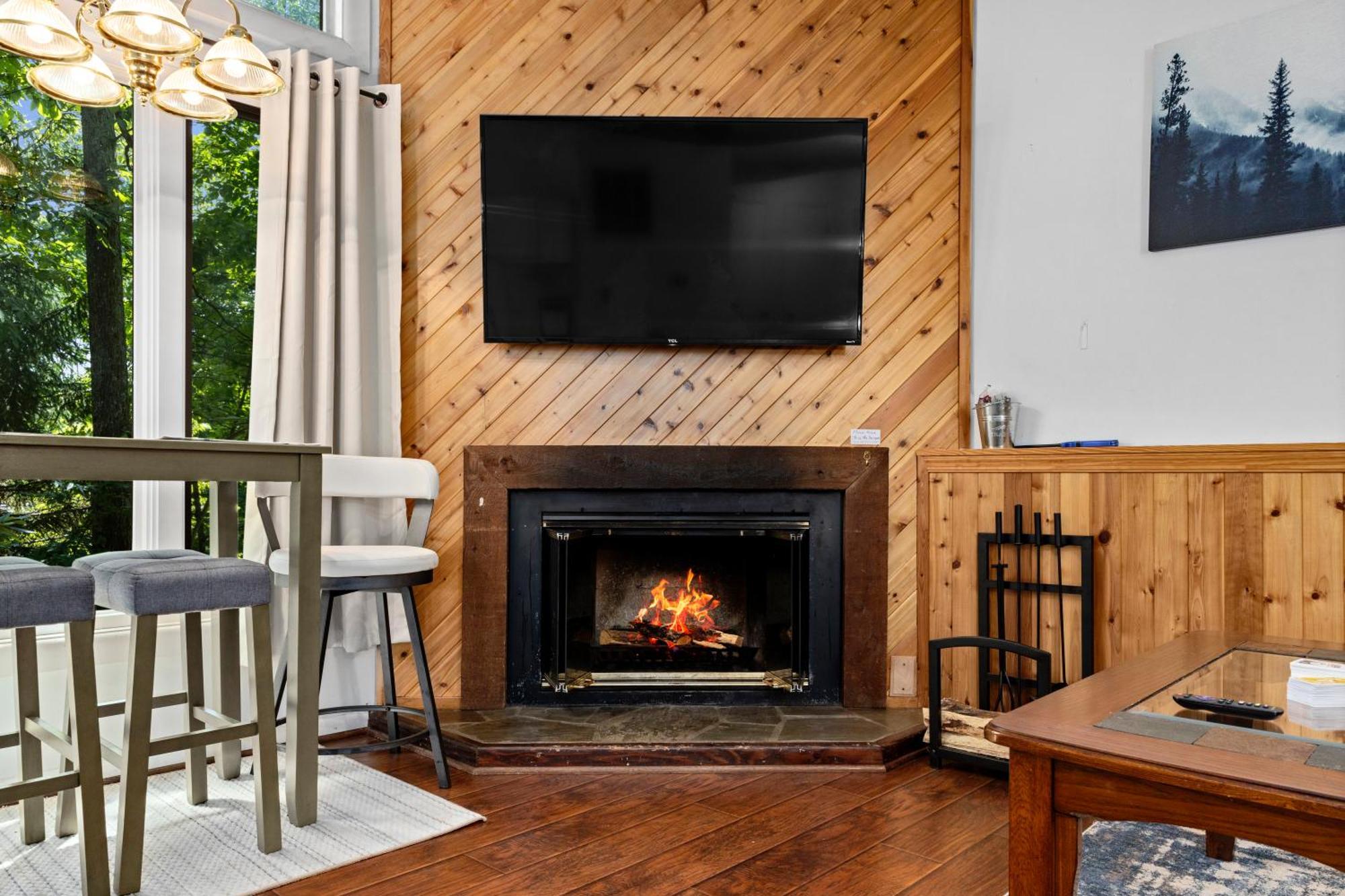 Cozy Condo In Wintergreen Resort That Sleeps 4! Lyndhurst Extérieur photo